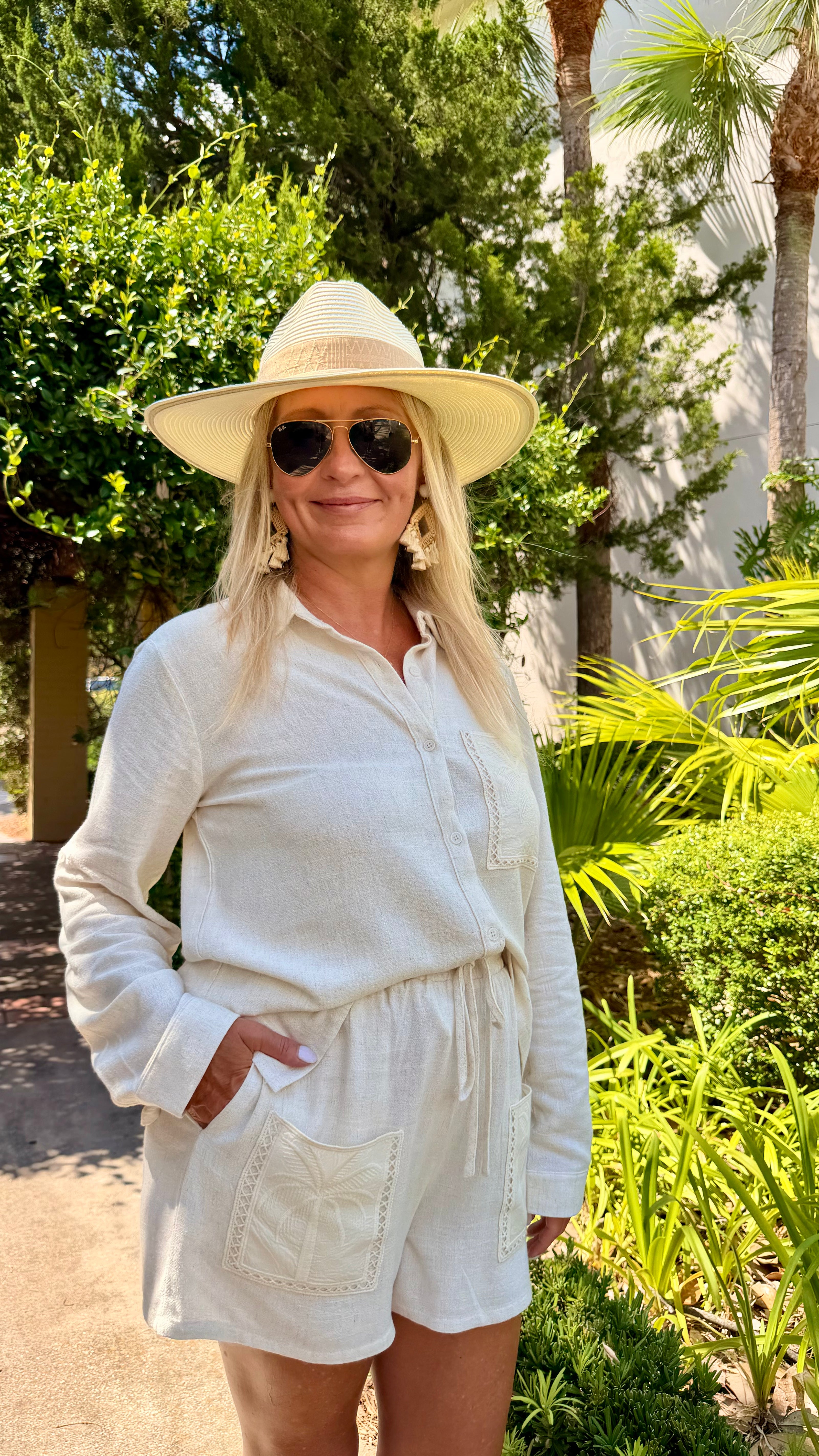 Wide Wingspan Hat 👒