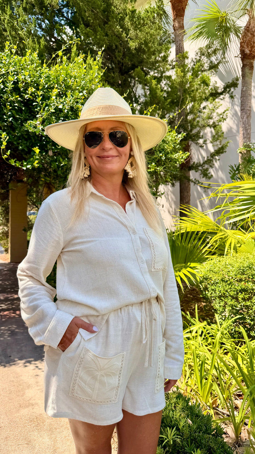 Wide Wingspan Hat 👒